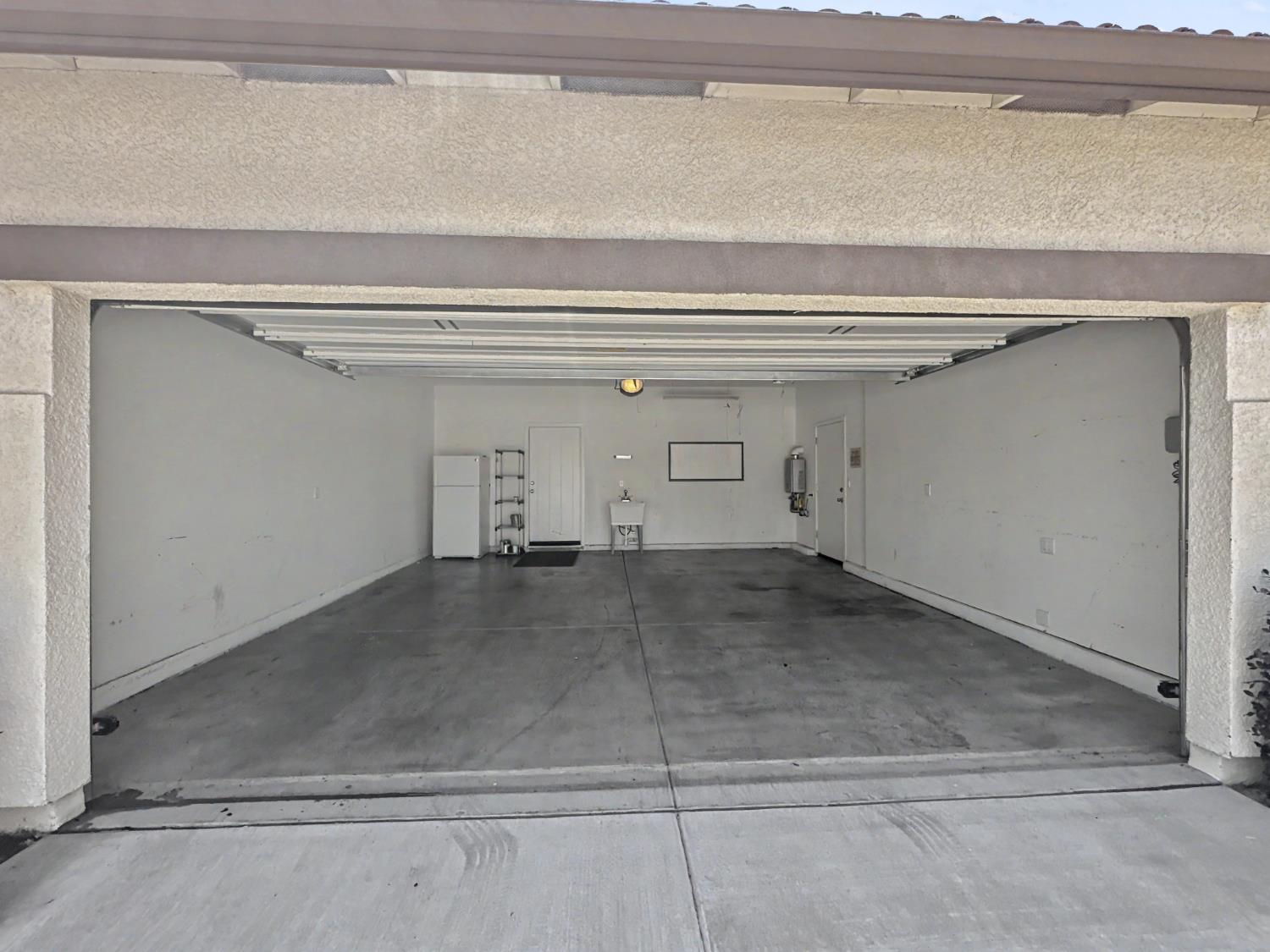 3659 N Pearwood Ave, Fresno, CA 93727