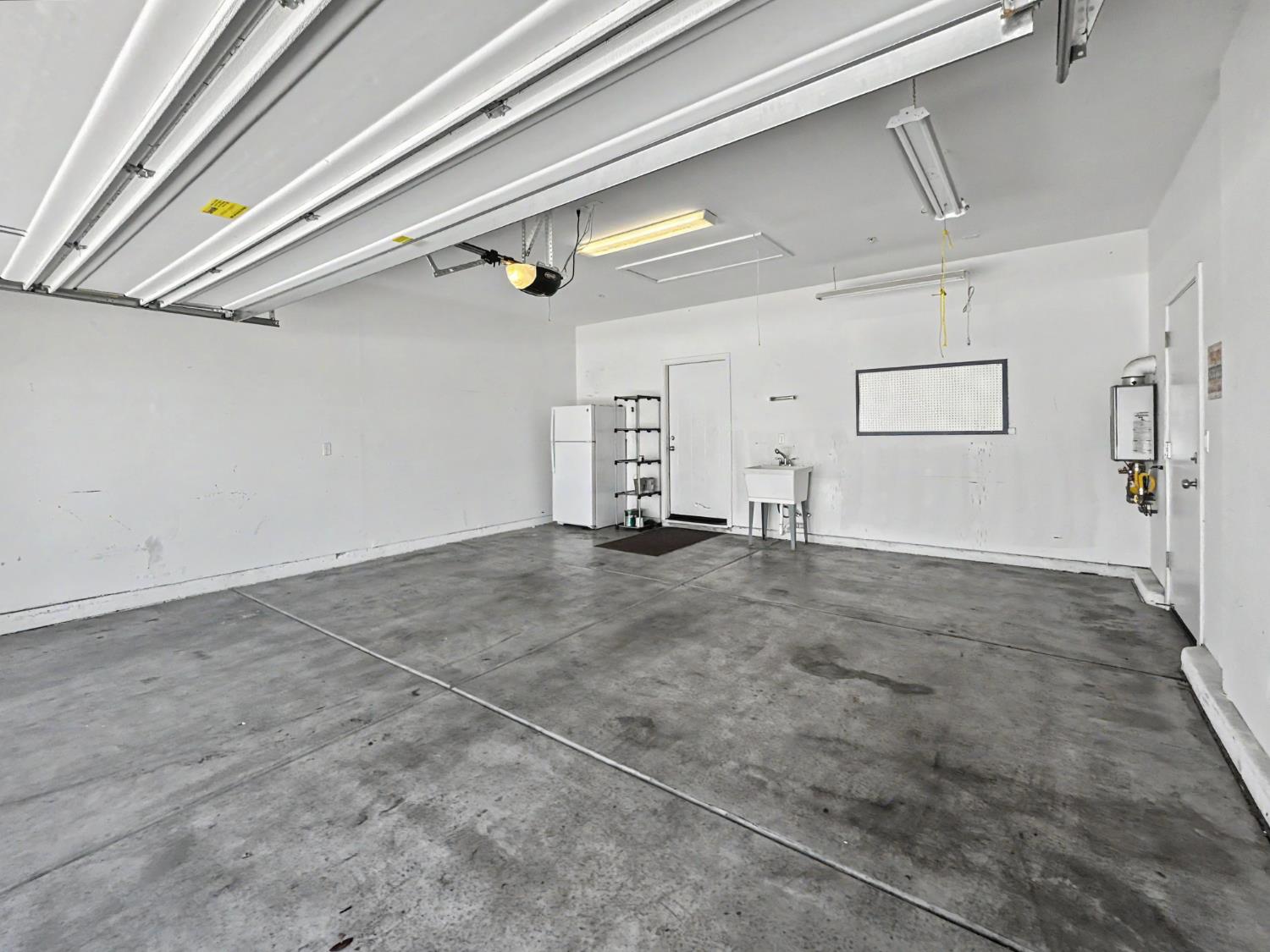 3659 N Pearwood Ave, Fresno, CA 93727