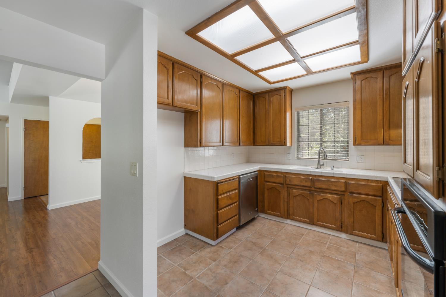 6305 N Barcus Ave, Fresno, CA 93722