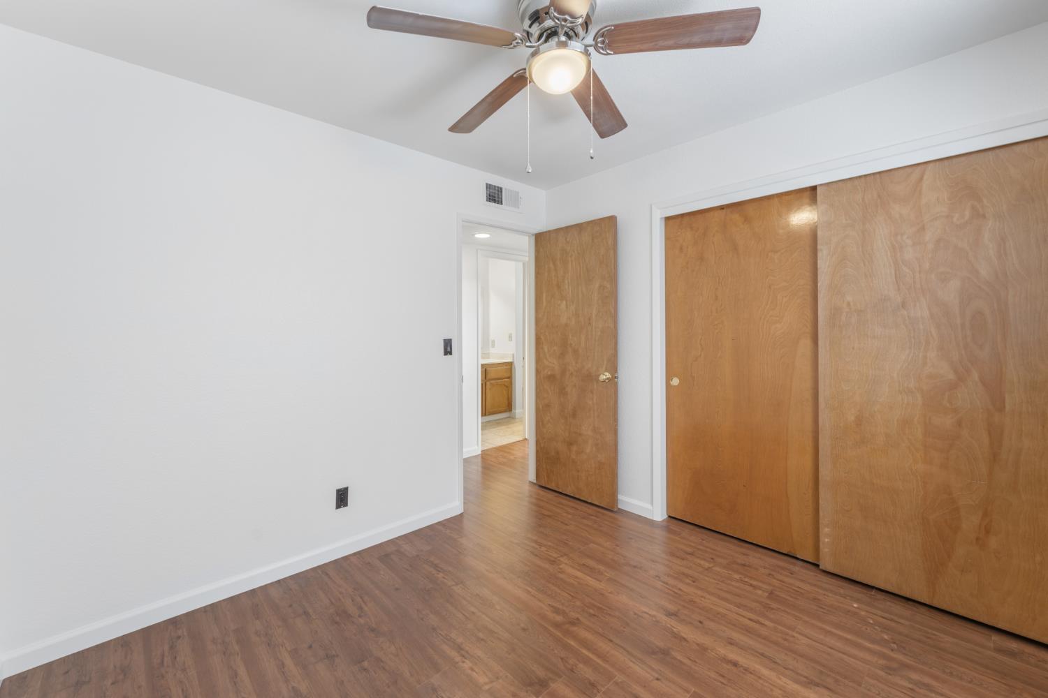 6305 N Barcus Ave, Fresno, CA 93722