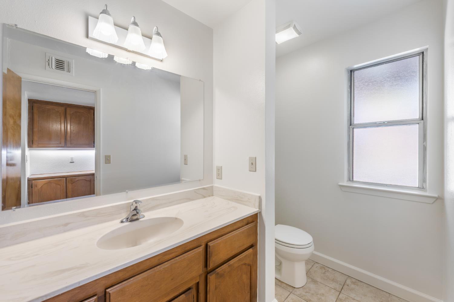 6305 N Barcus Ave, Fresno, CA 93722