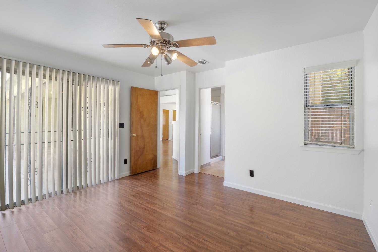 6305 N Barcus Ave, Fresno, CA 93722