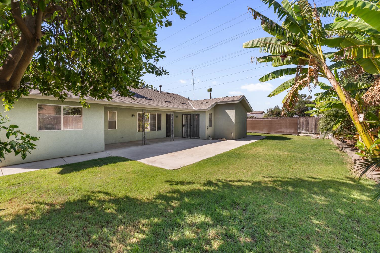 6305 N Barcus Ave, Fresno, CA 93722