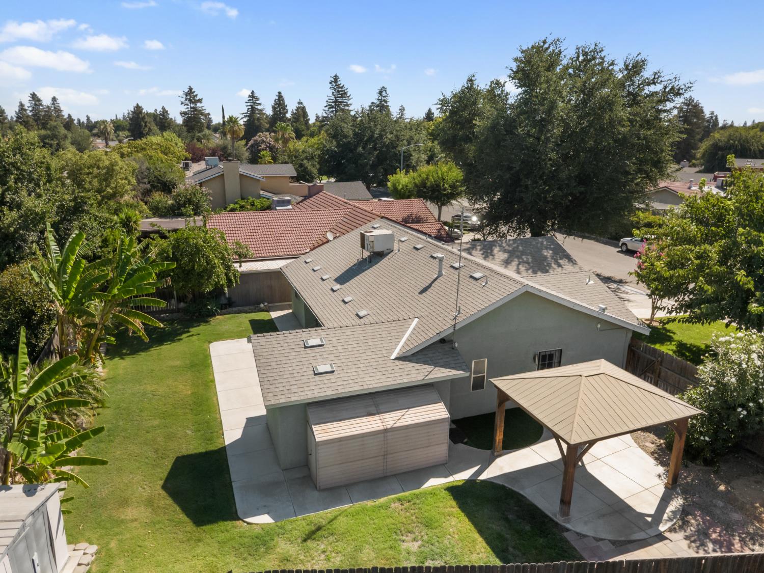 6305 N Barcus Ave, Fresno, CA 93722