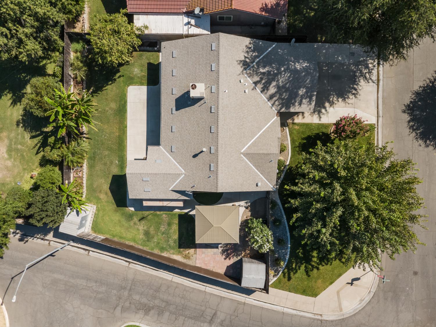 6305 N Barcus Ave, Fresno, CA 93722