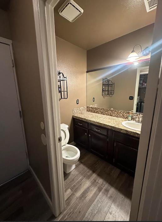 687 N Milner St, Tulare, CA 93274
