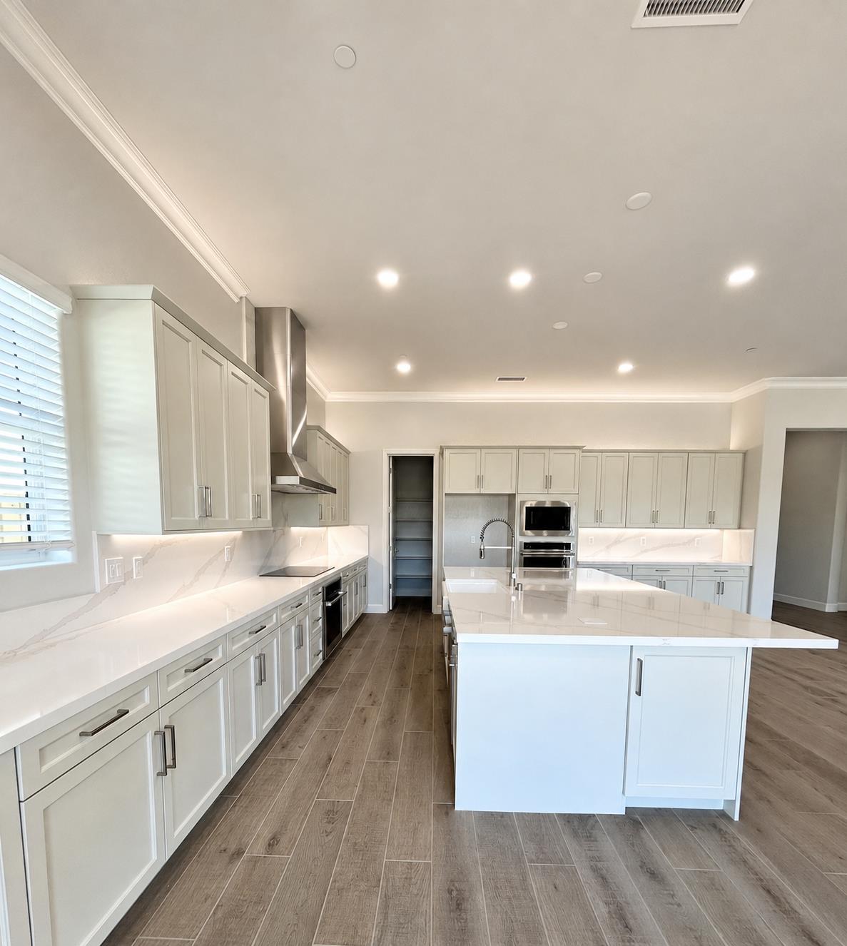 1626 Windmill Lane, Clovis, CA 93619
