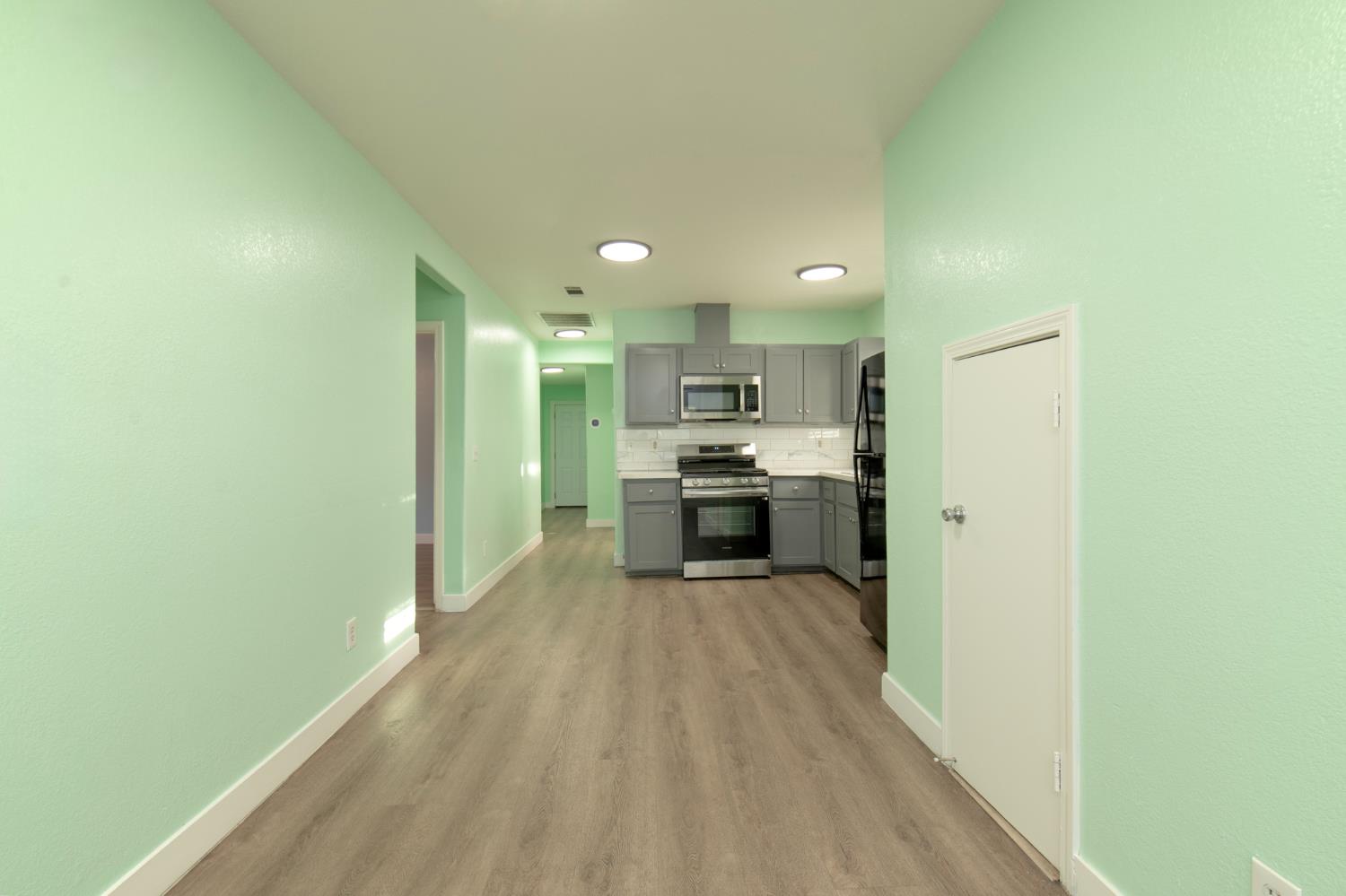 1901 E Clay Ave, Fresno, CA 93701