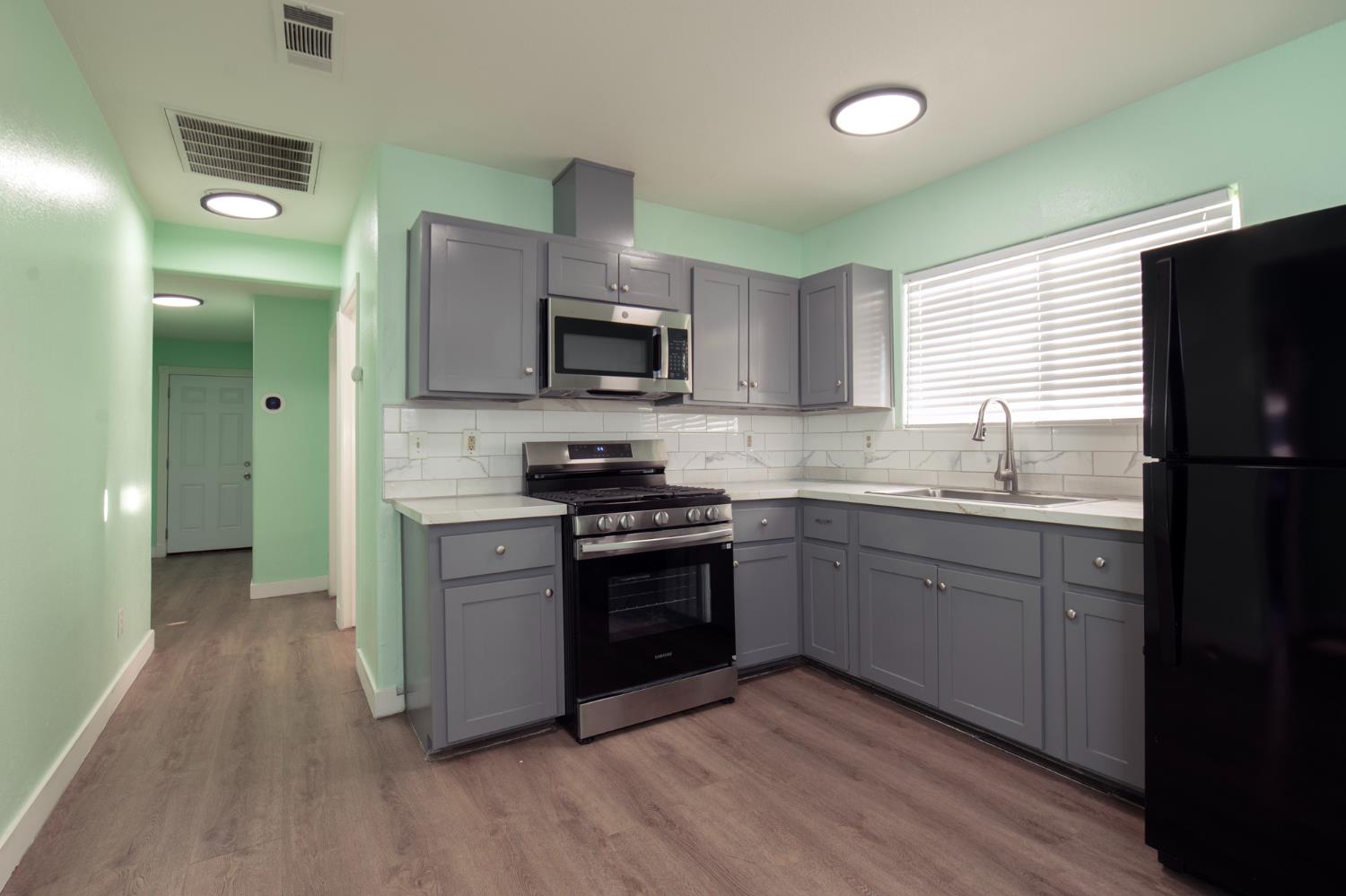1901 E Clay Ave, Fresno, CA 93701