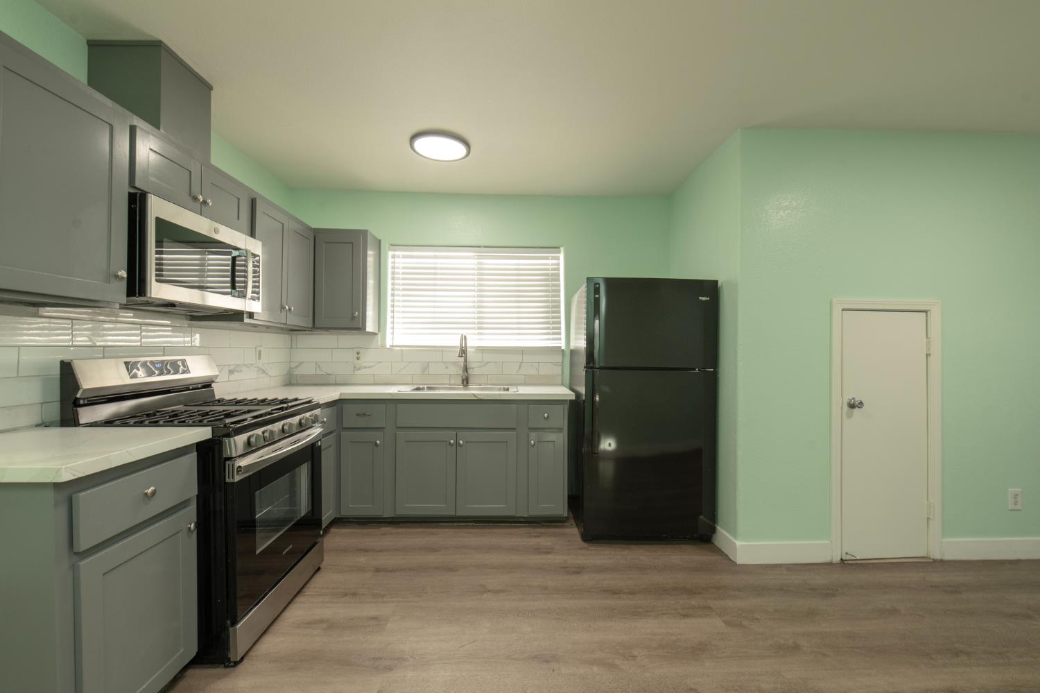 1901 E Clay Ave, Fresno, CA 93701