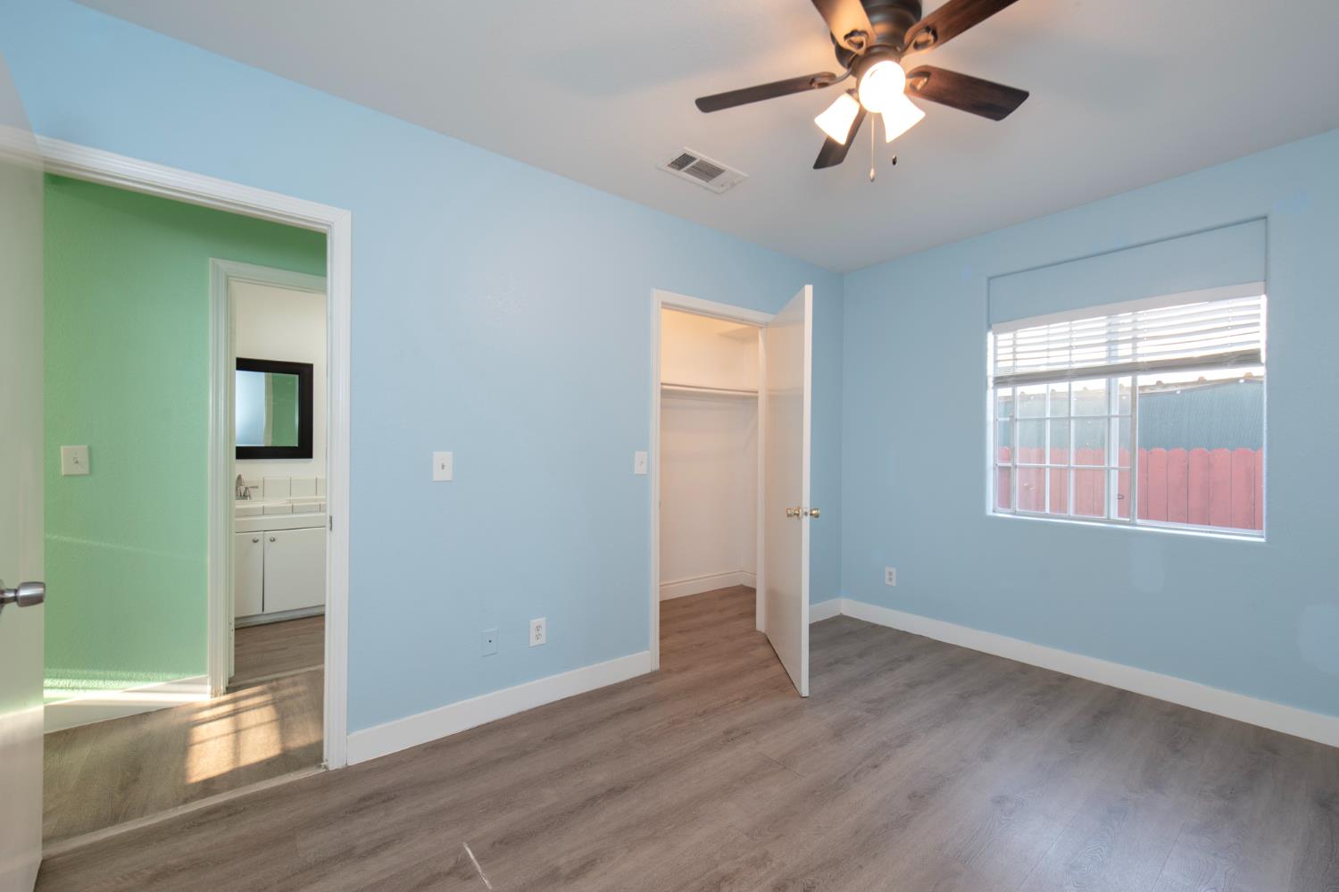 1901 E Clay Ave, Fresno, CA 93701