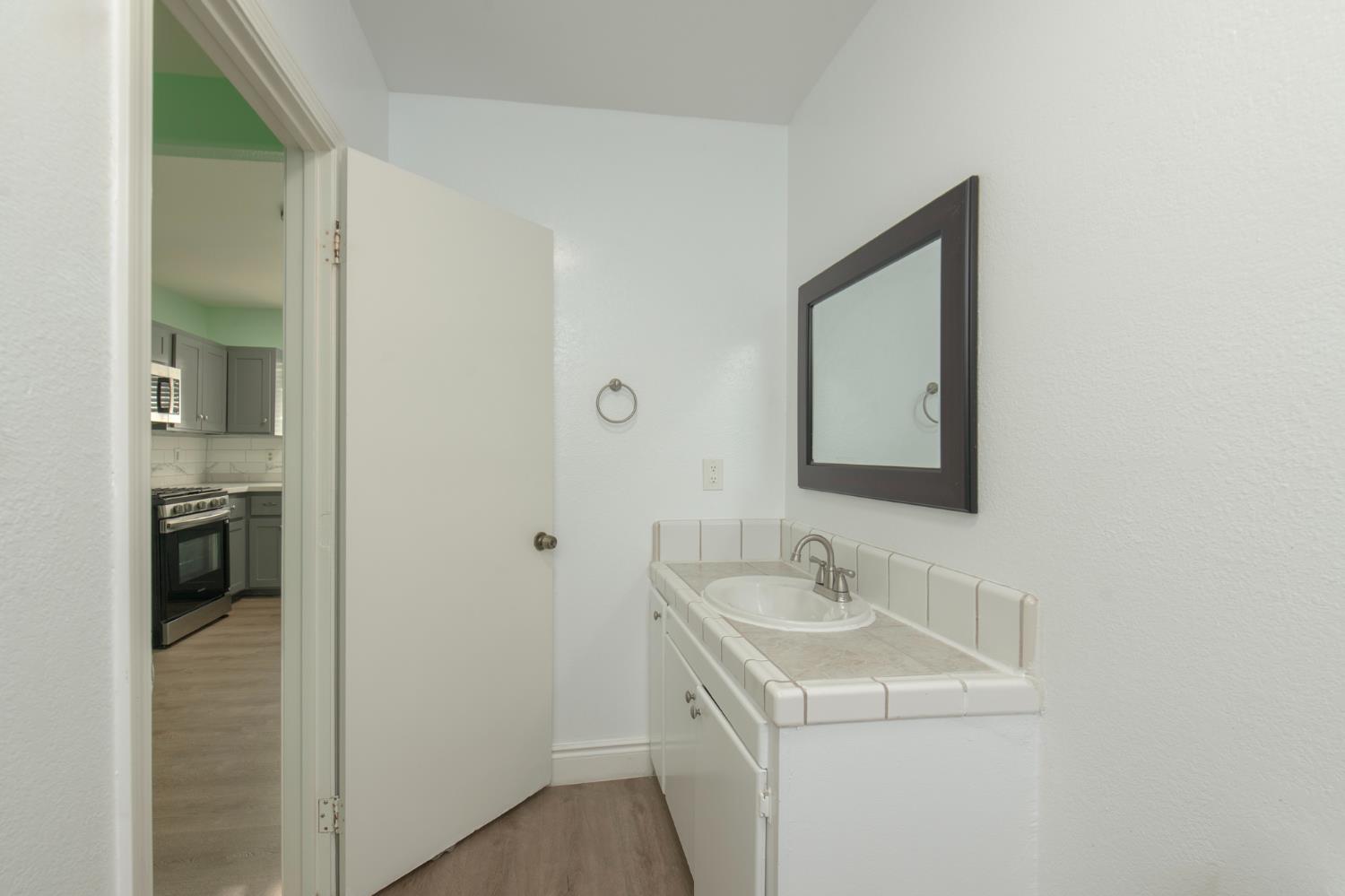 1901 E Clay Ave, Fresno, CA 93701