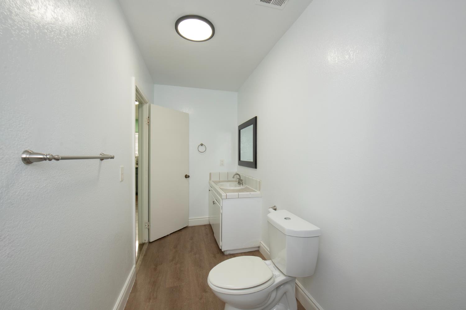 1901 E Clay Ave, Fresno, CA 93701