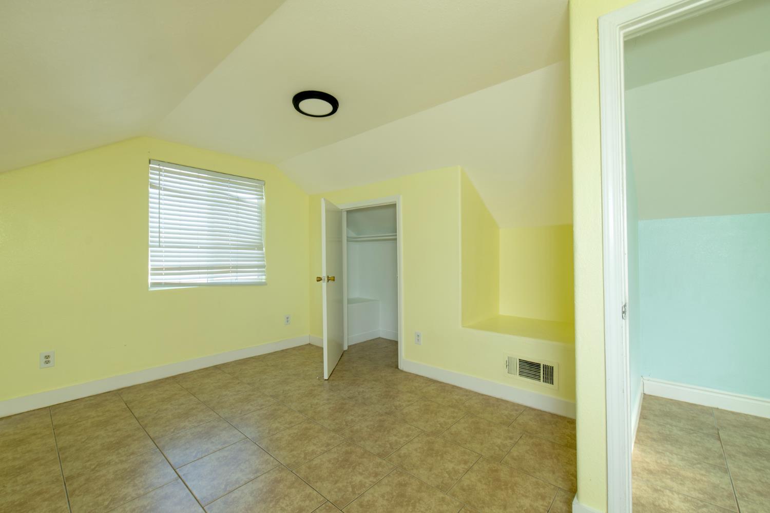 1901 E Clay Ave, Fresno, CA 93701