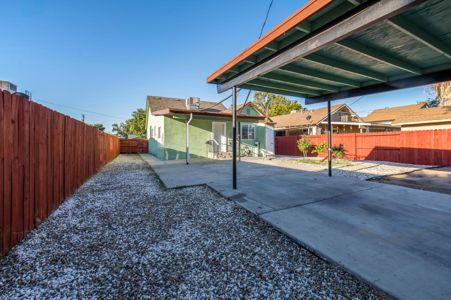 1901 E Clay Ave, Fresno, CA 93701