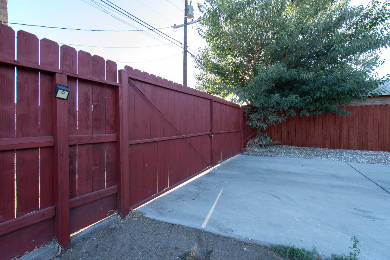 1901 E Clay Ave, Fresno, CA 93701