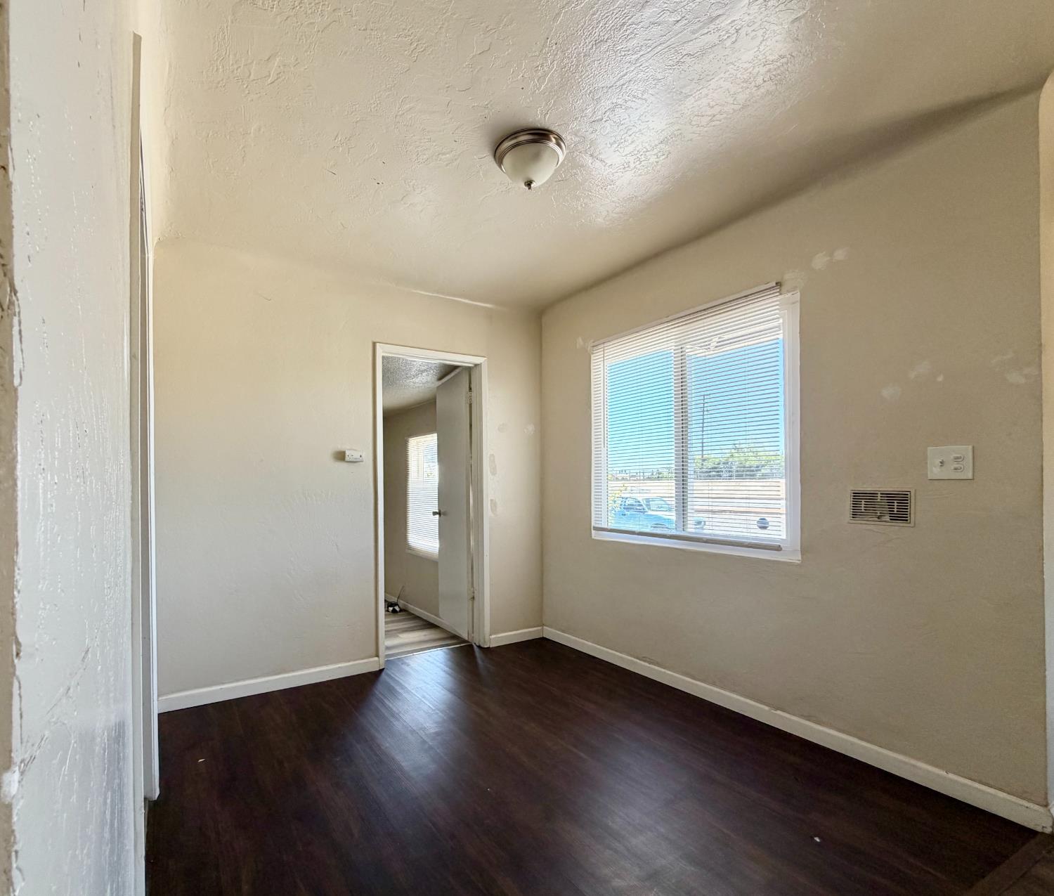 3911 E Mckinley Ave, Fresno, CA 93703