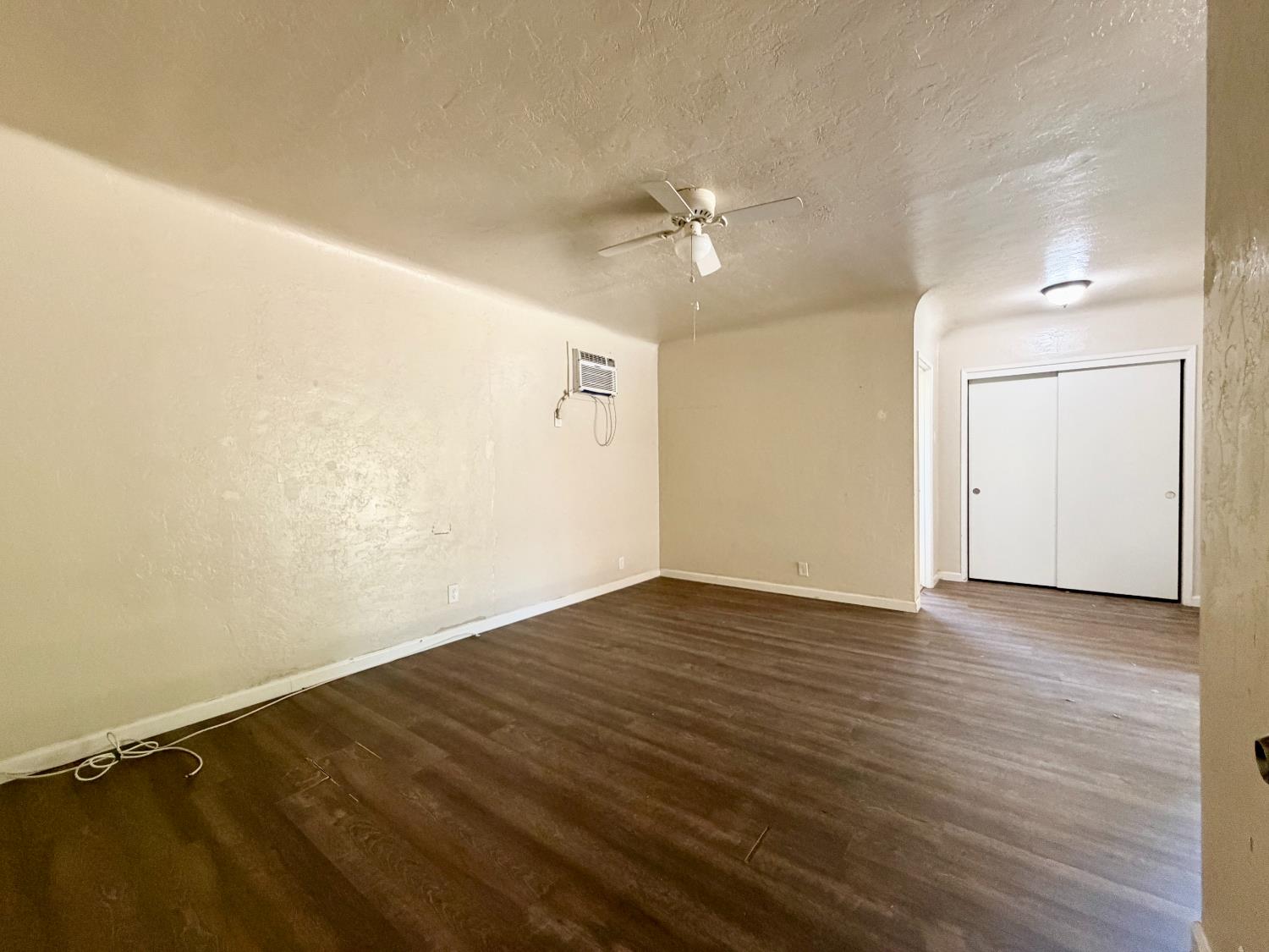 3911 E Mckinley Ave, Fresno, CA 93703