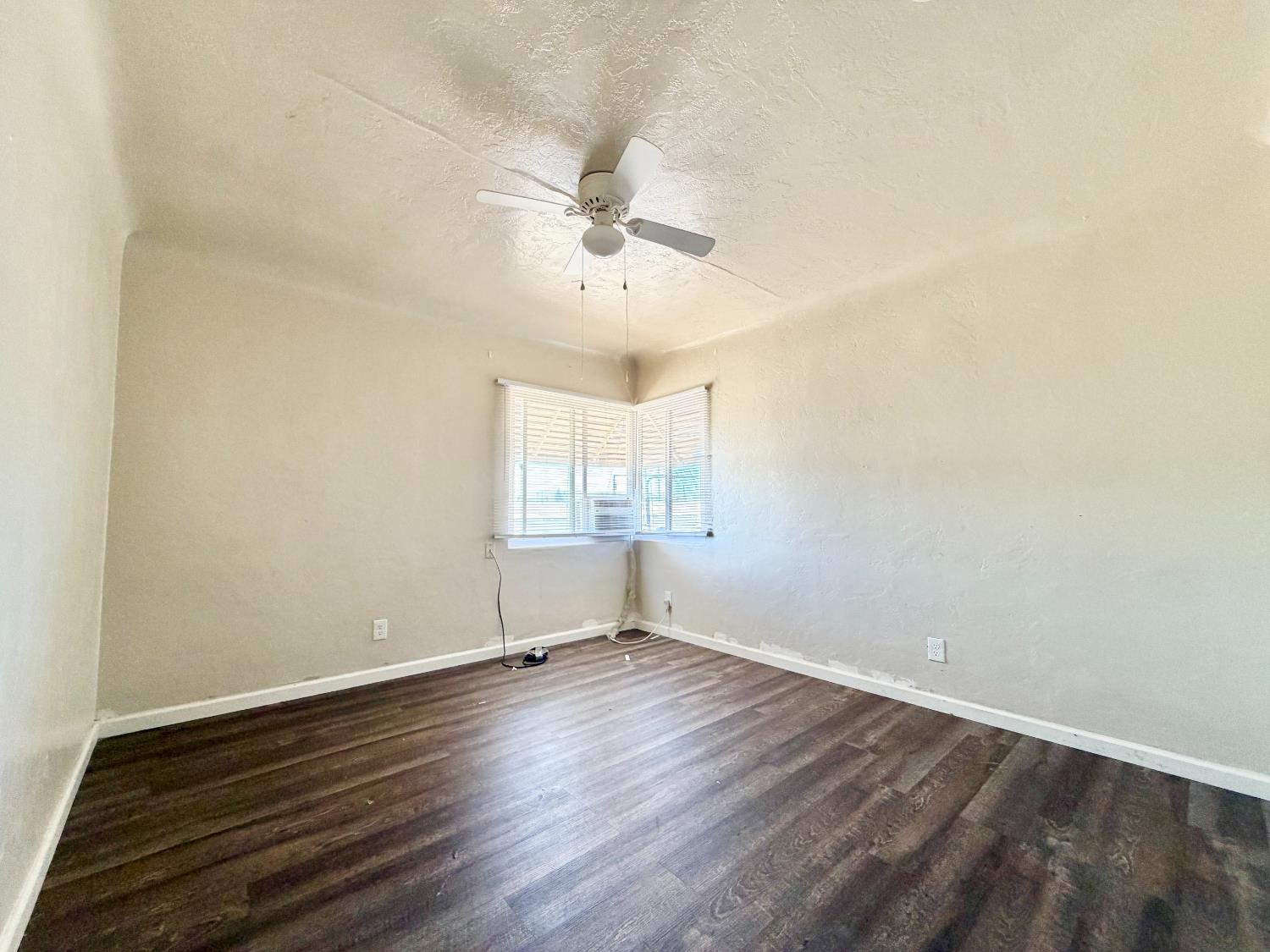 3911 E Mckinley Ave, Fresno, CA 93703