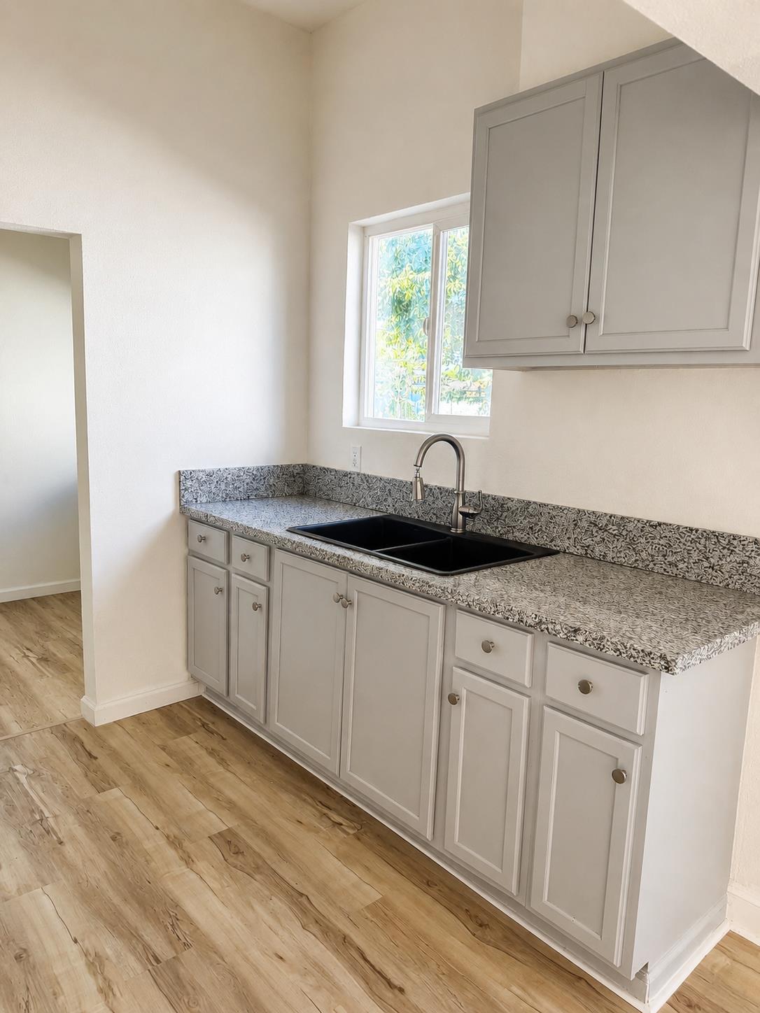 241 tuolomne, Fresno, CA 93706