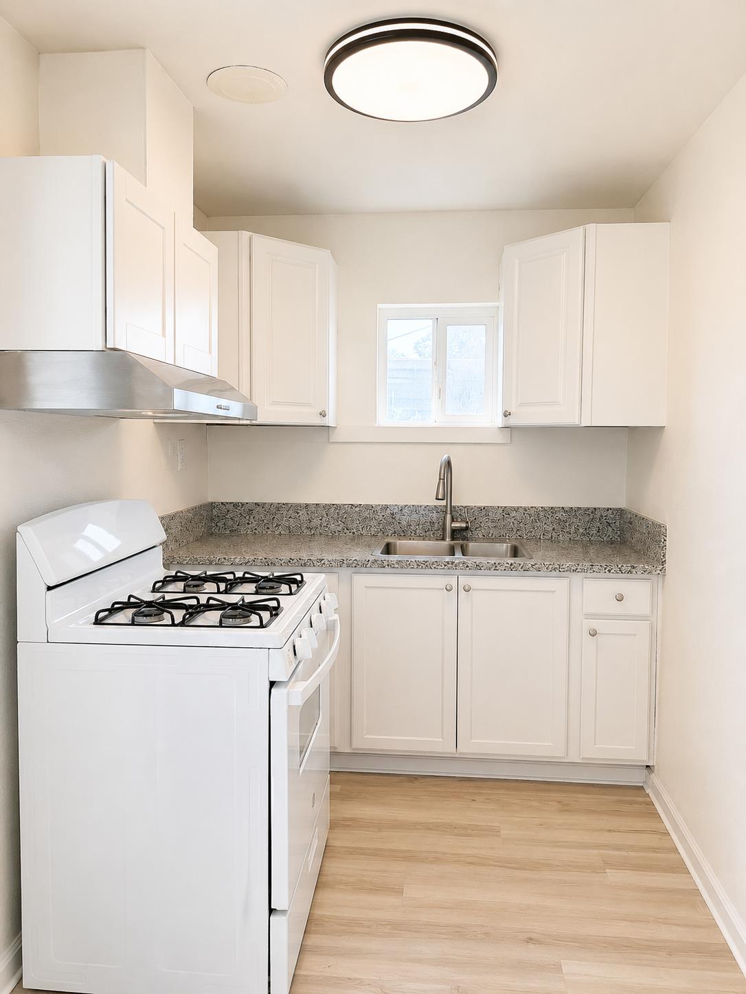 241 tuolomne, Fresno, CA 93706