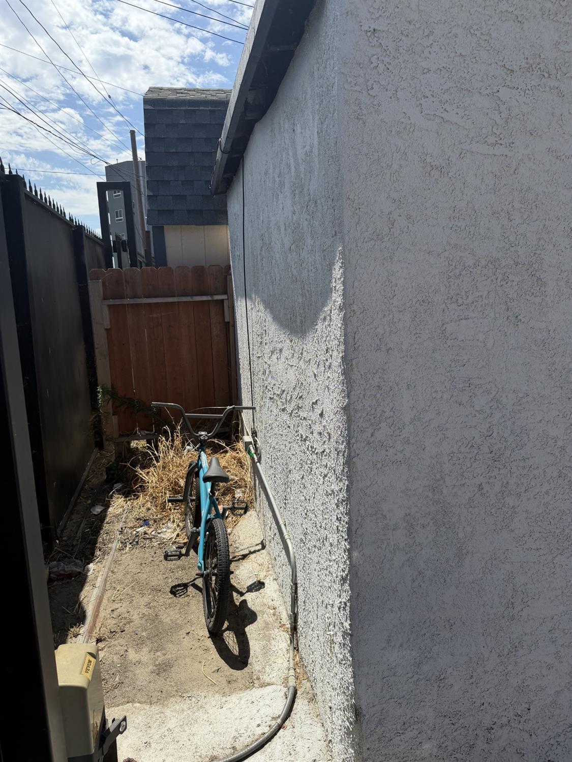 7114 Miramonte Blvd, Los Angeles, CA 90001
