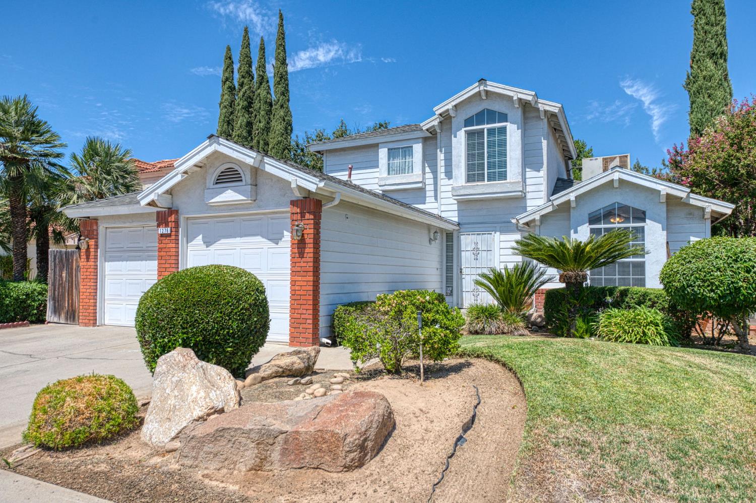 1276 E Bedford Ave, Fresno, CA 93720