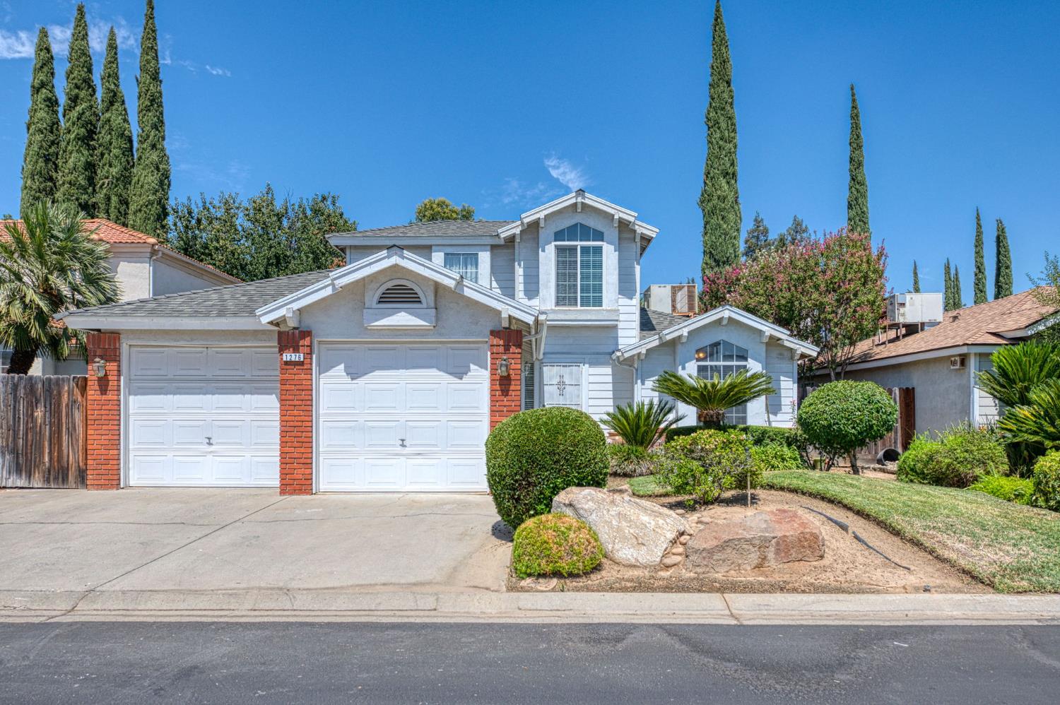 1276 E Bedford Ave, Fresno, CA 93720
