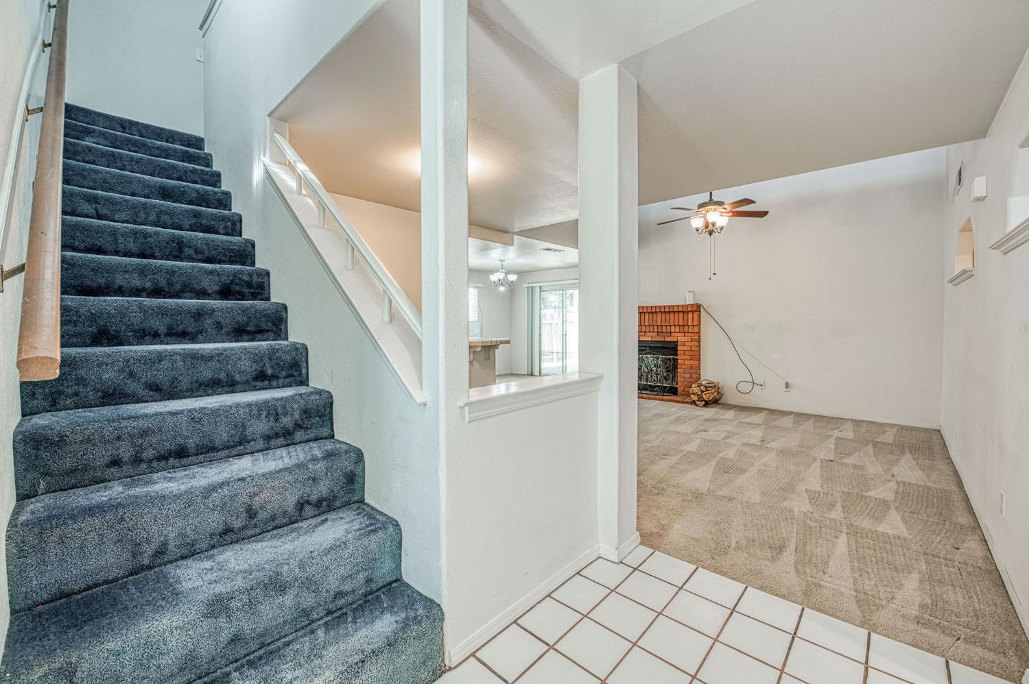 1276 E Bedford Ave, Fresno, CA 93720
