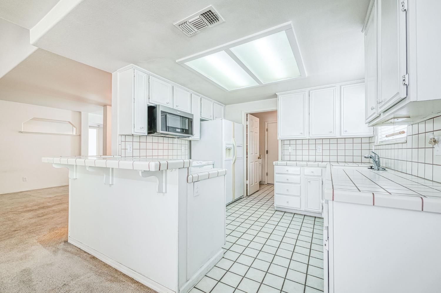 1276 E Bedford Ave, Fresno, CA 93720