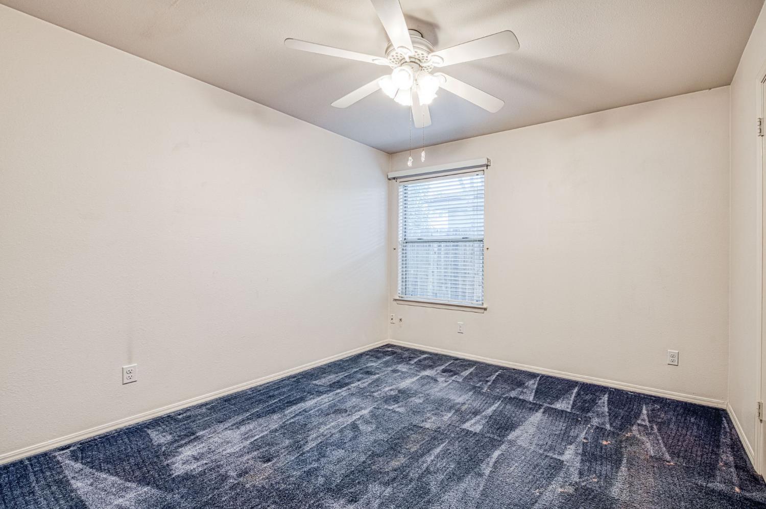 1276 E Bedford Ave, Fresno, CA 93720