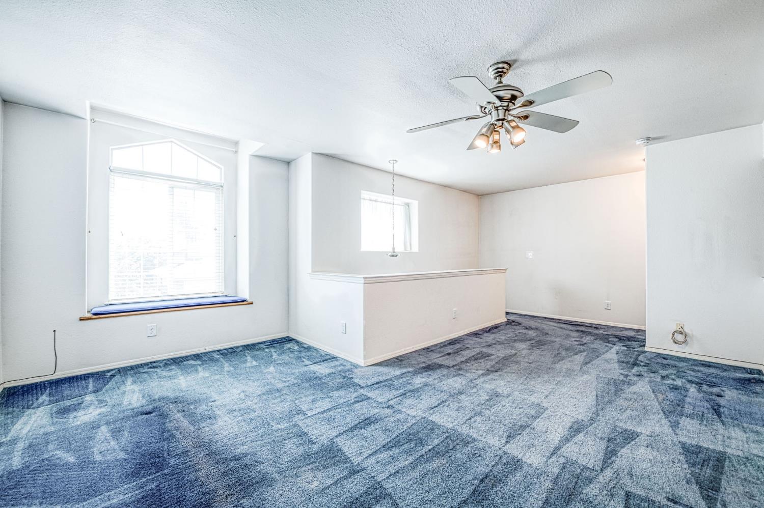 1276 E Bedford Ave, Fresno, CA 93720