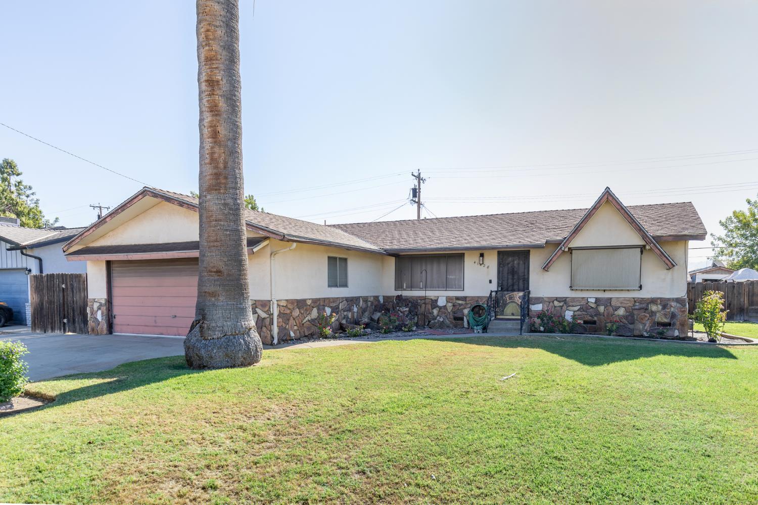 41428 David Rd, Orosi, CA 93647