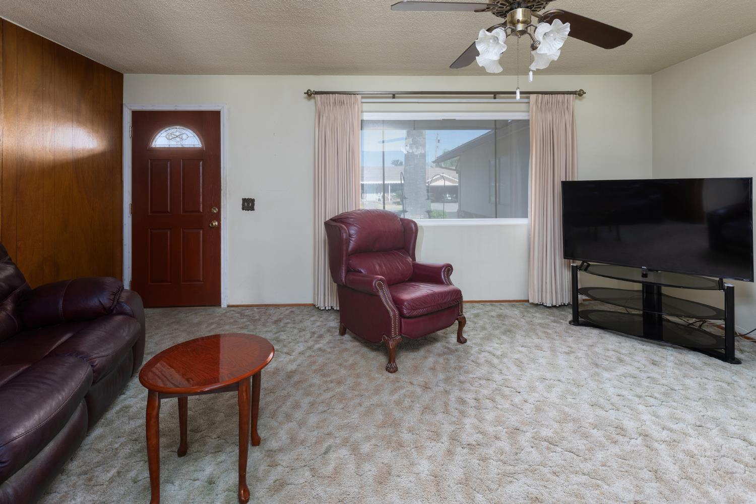 41428 David Rd, Orosi, CA 93647