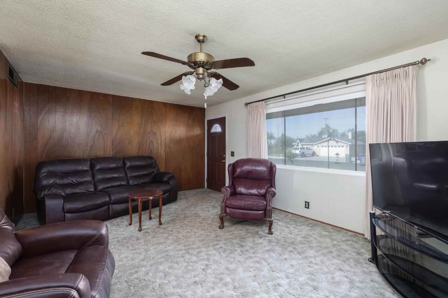 41428 David Rd, Orosi, CA 93647