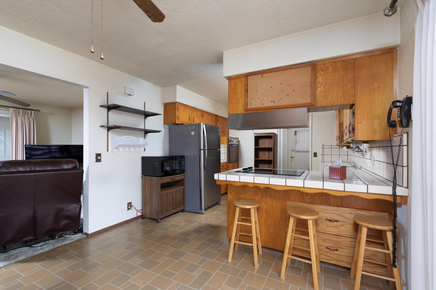 41428 David Rd, Orosi, CA 93647