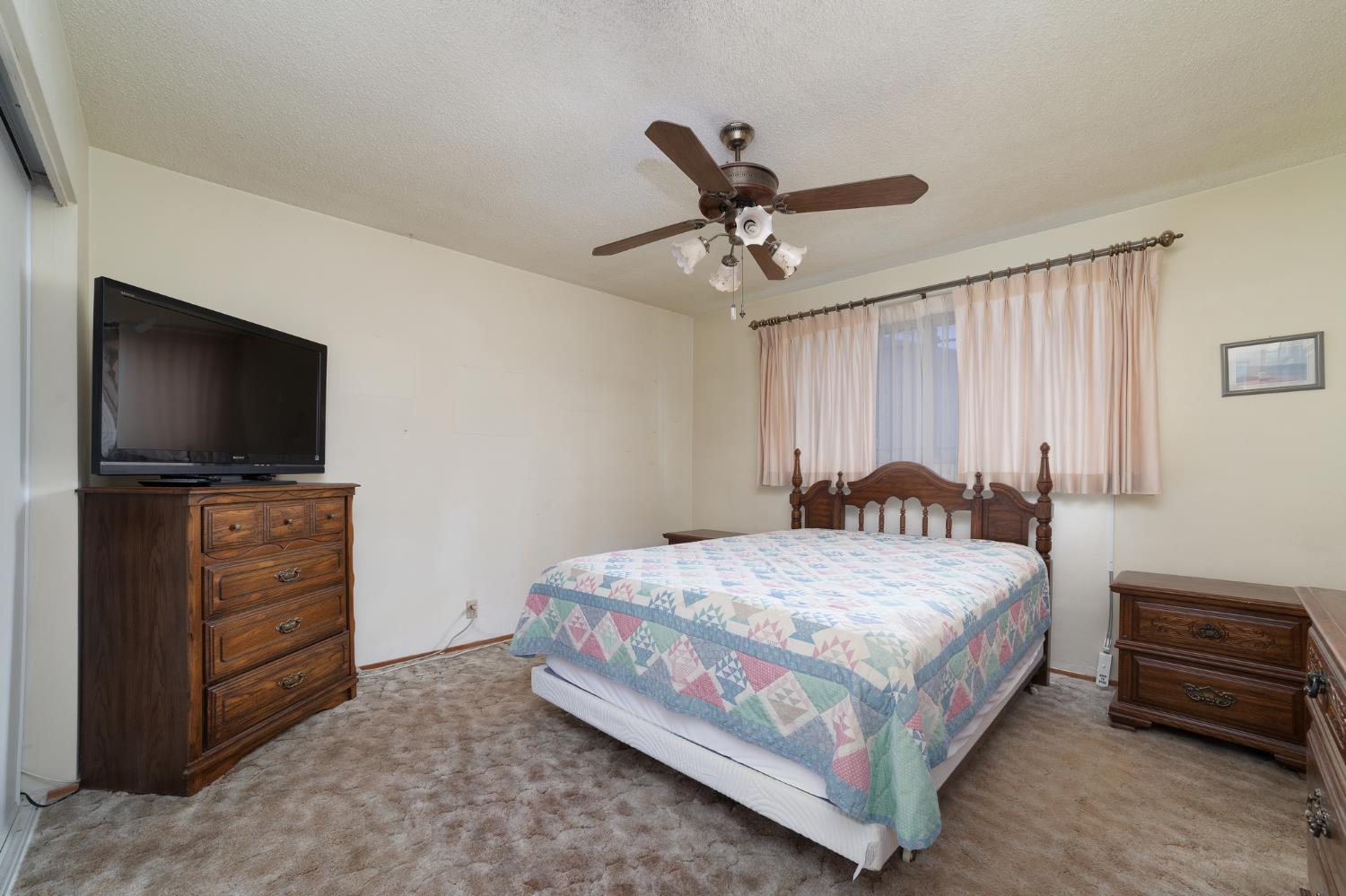 41428 David Rd, Orosi, CA 93647