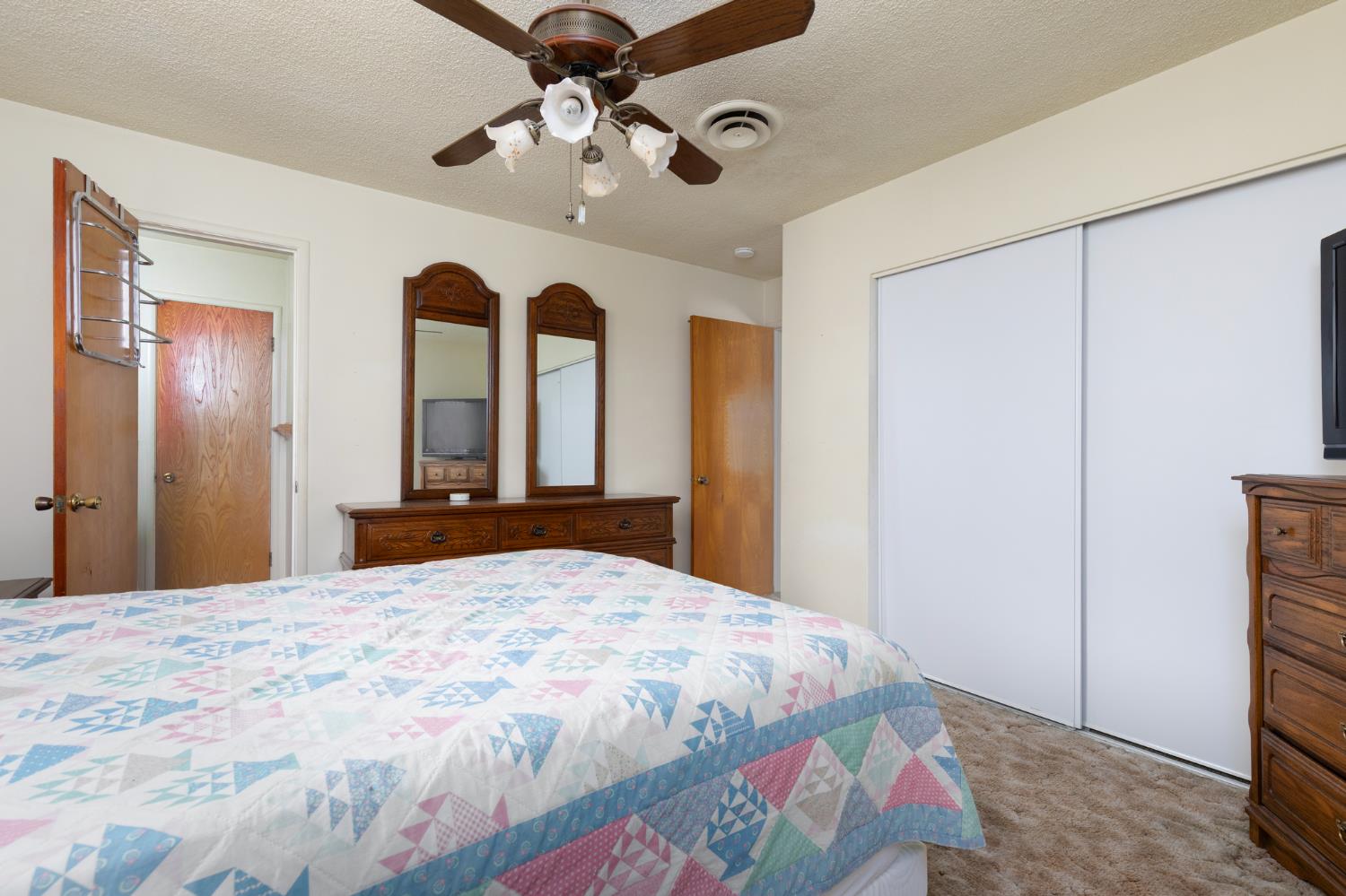 41428 David Rd, Orosi, CA 93647