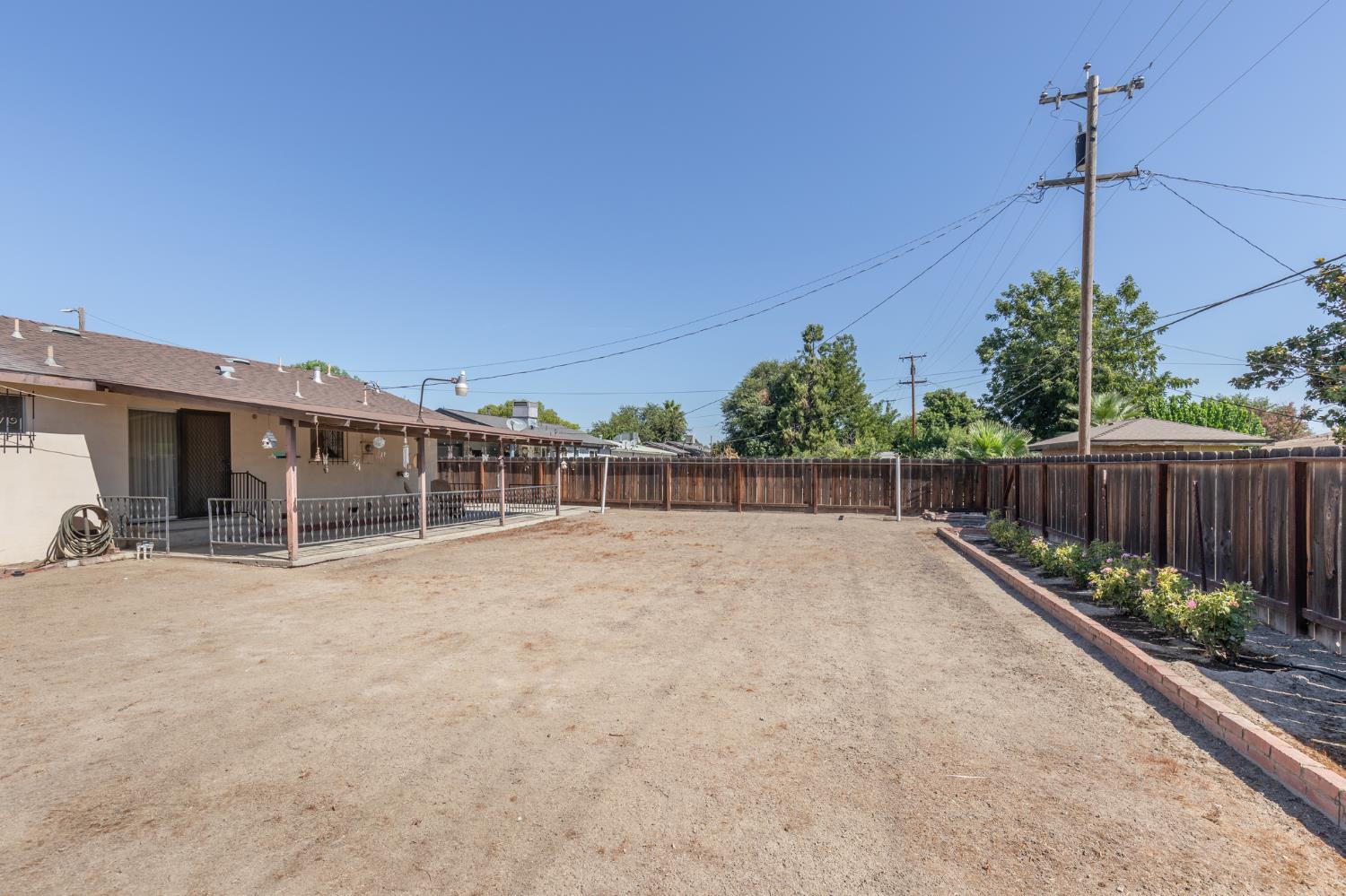 41428 David Rd, Orosi, CA 93647
