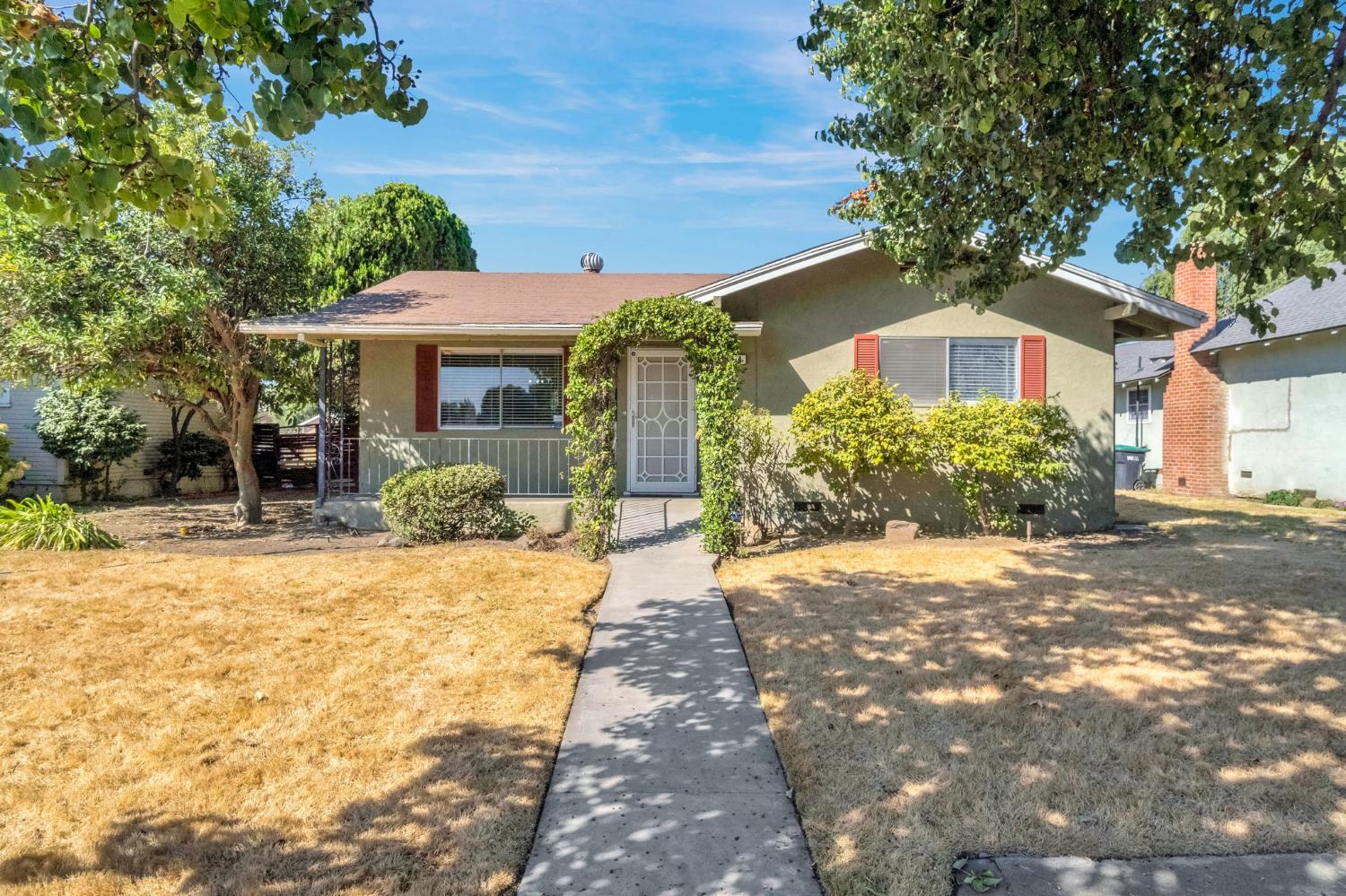 314 N 5Th St, Fowler, CA 93625