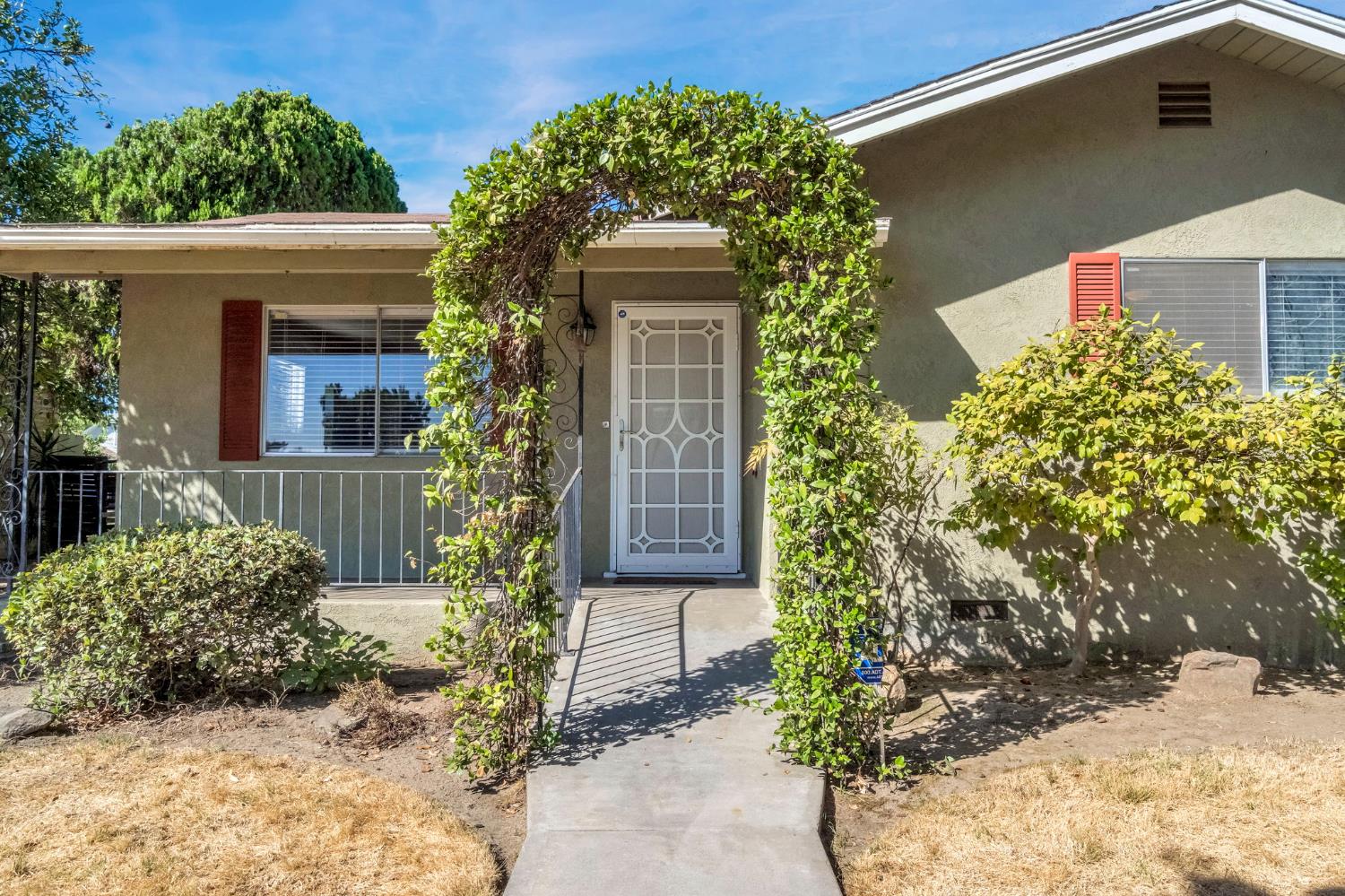 314 N 5Th St, Fowler, CA 93625