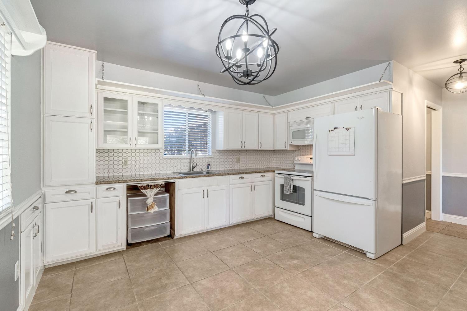 314 N 5Th St, Fowler, CA 93625