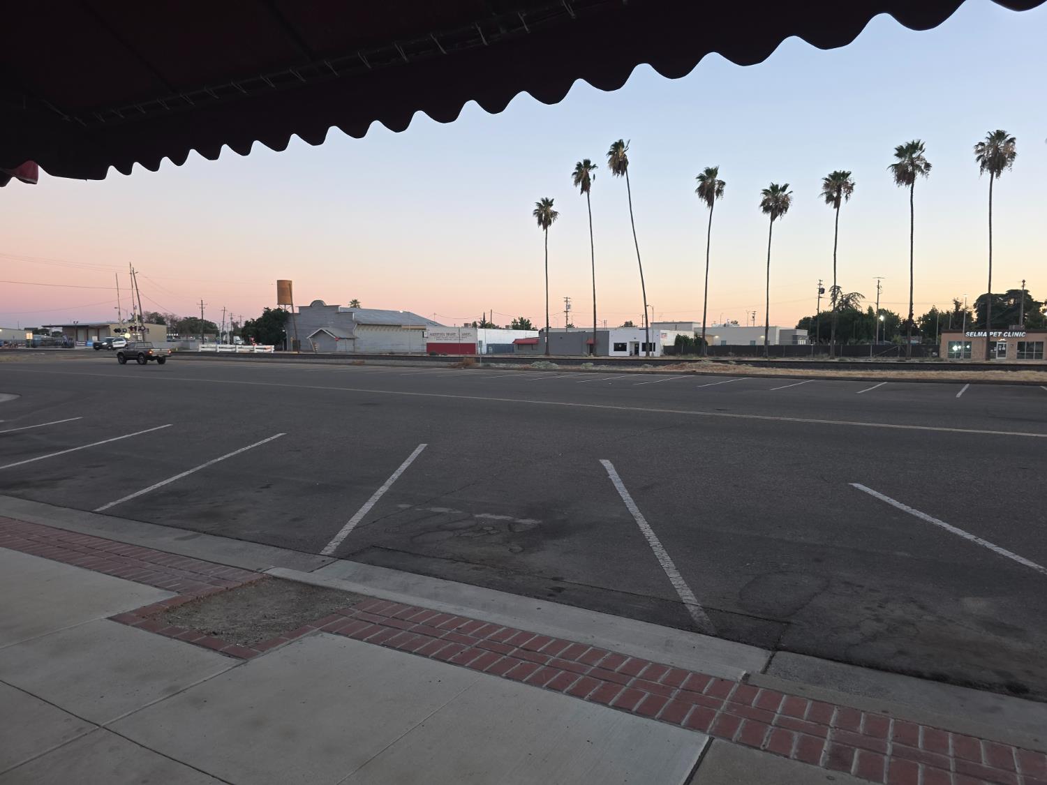 1808 E Front St, Selma, CA 93662