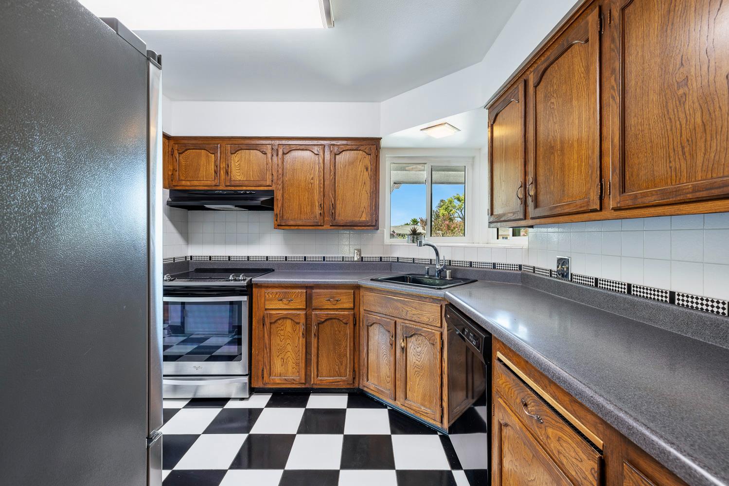 750 E Fremont Ave, Fresno, CA 93710