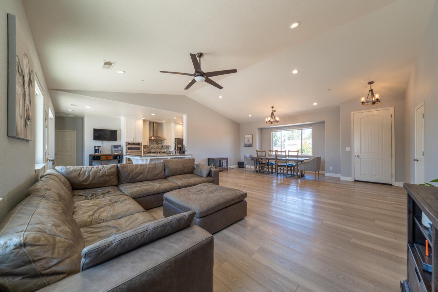 26244 Avenue 18 1/4, Madera, CA 93638
