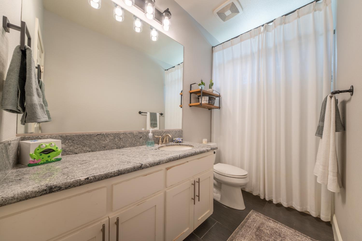 26244 Avenue 18 1/4, Madera, CA 93638