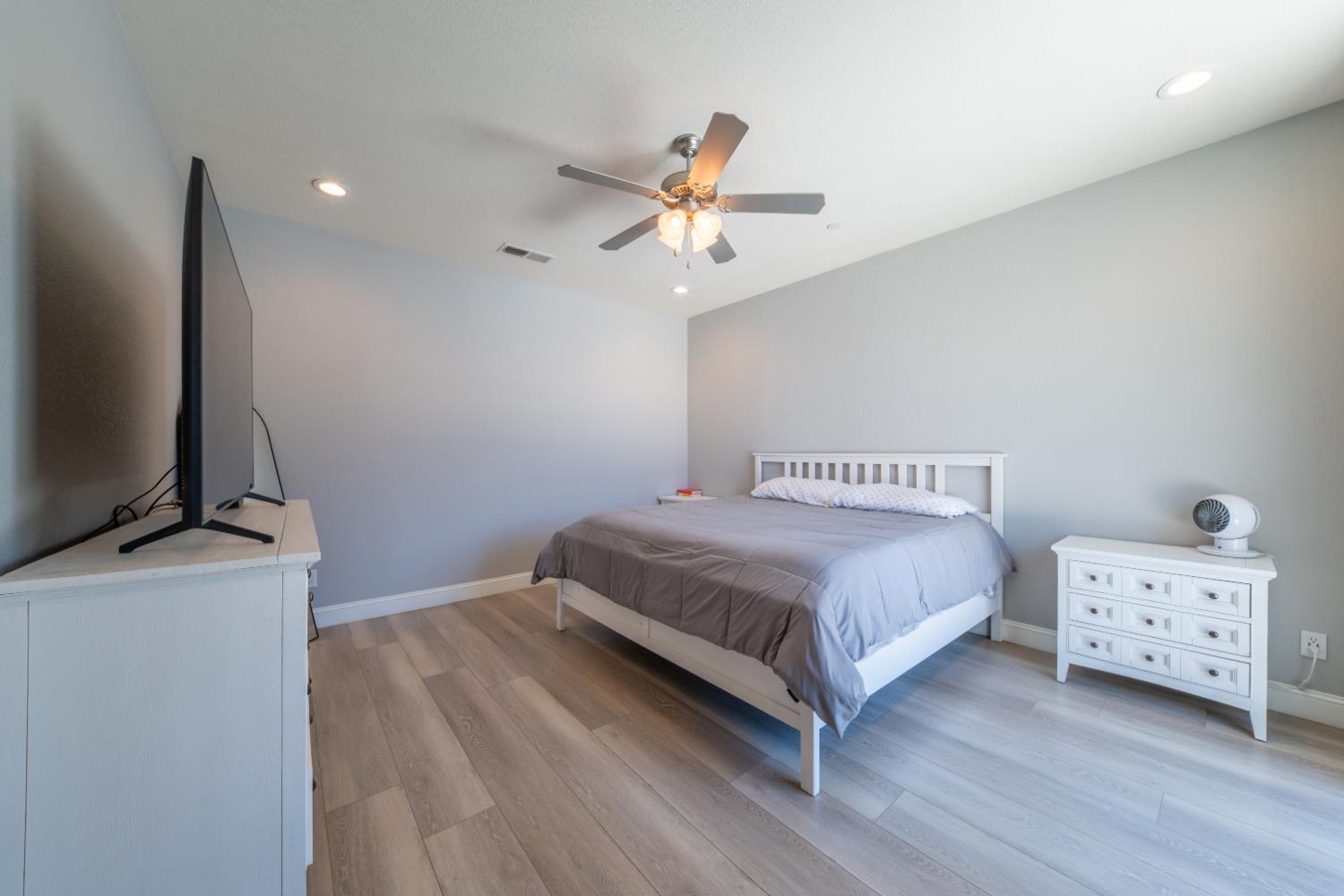 26244 Avenue 18 1/4, Madera, CA 93638