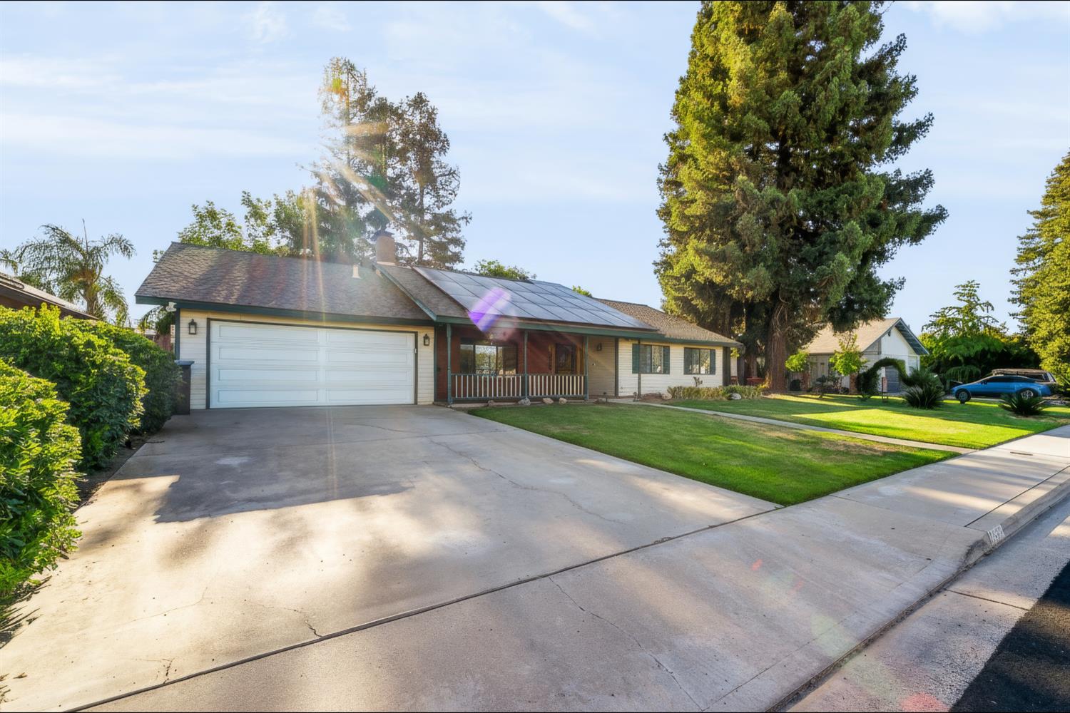 1307 S Arkle St, Visalia, CA 93722