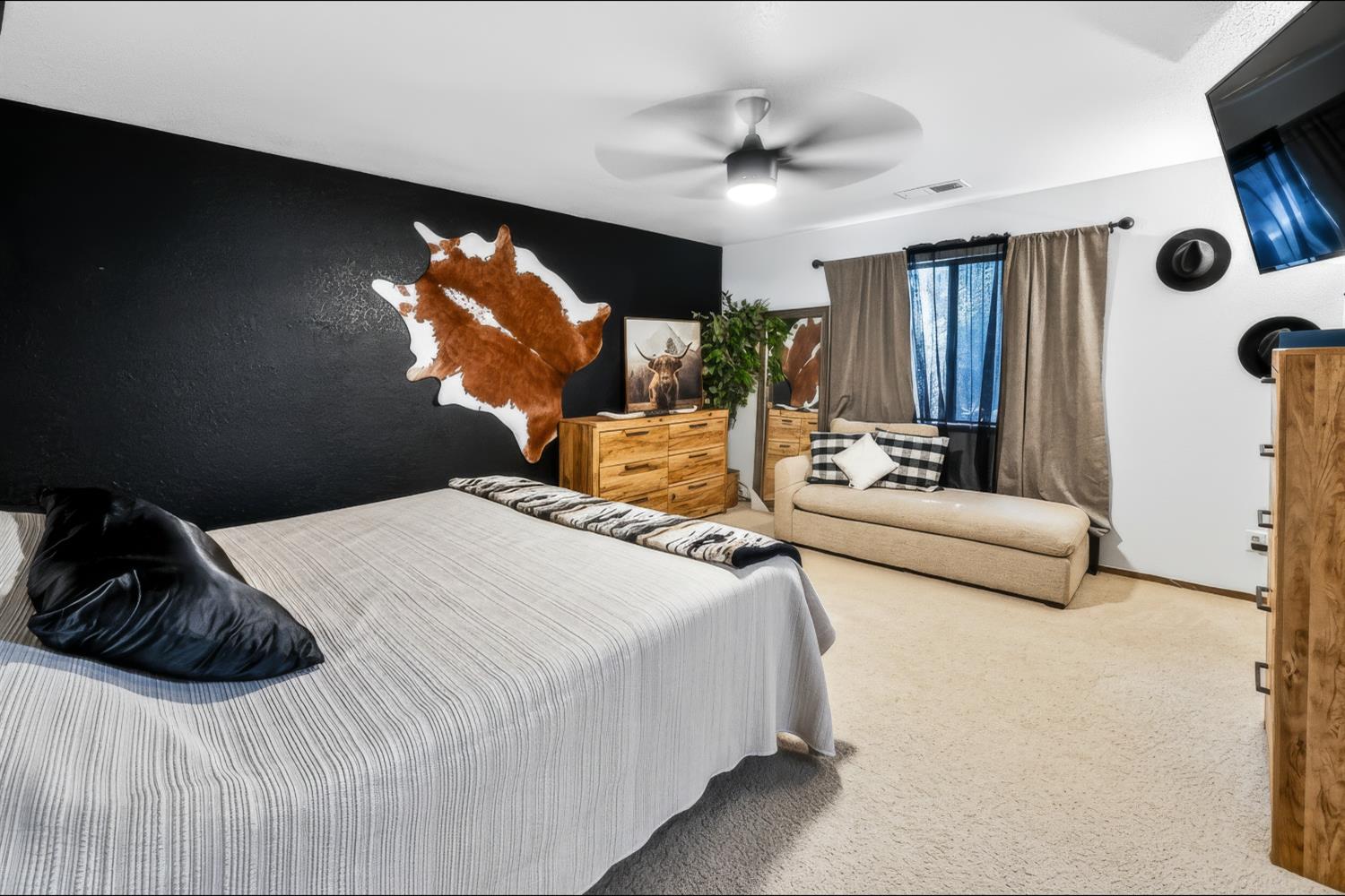 1307 S Arkle St, Visalia, CA 93722
