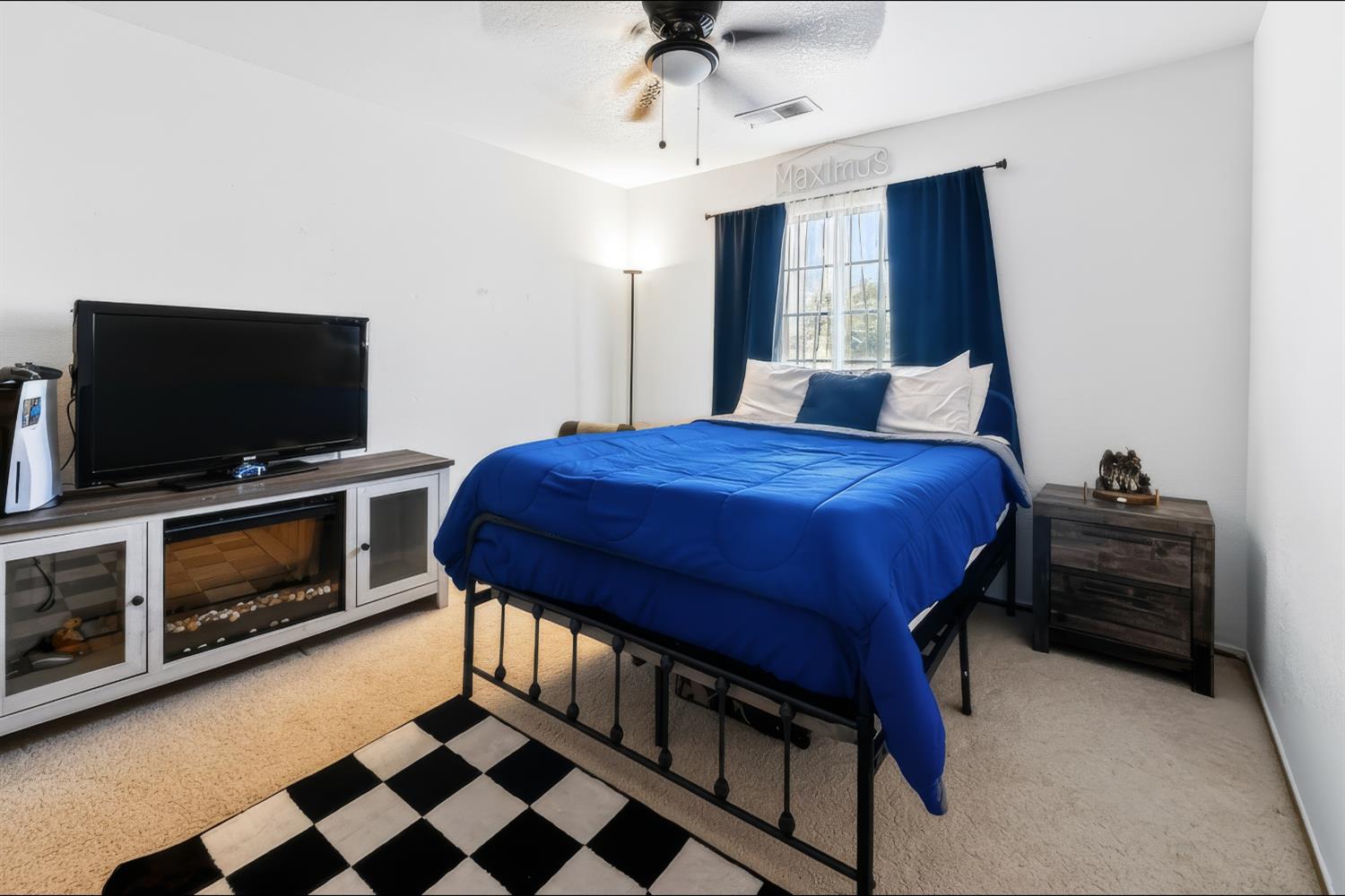 1307 S Arkle St, Visalia, CA 93722